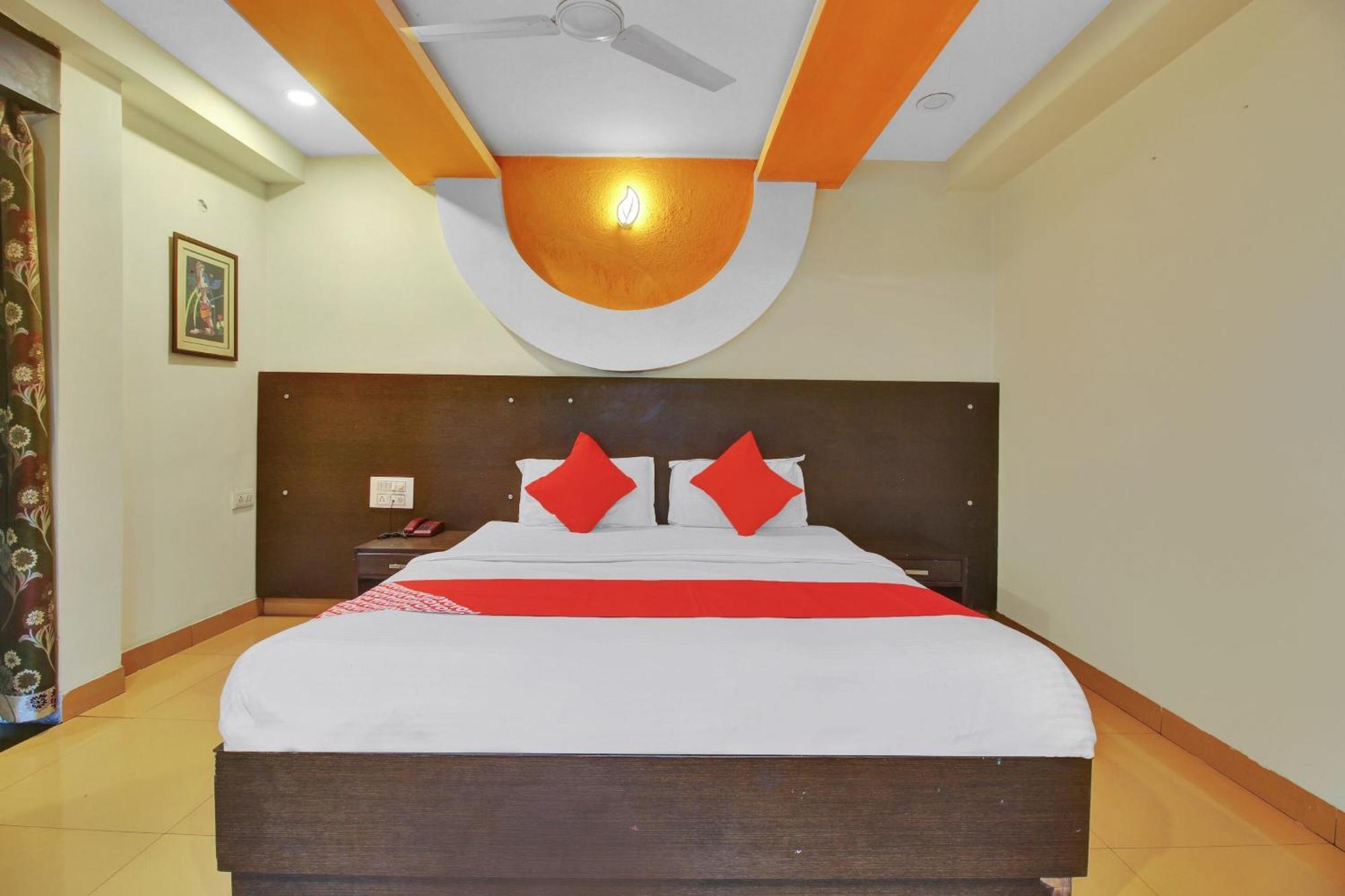 OYO 82030 Hotel Happy Rooms Hyderabad Exterior foto