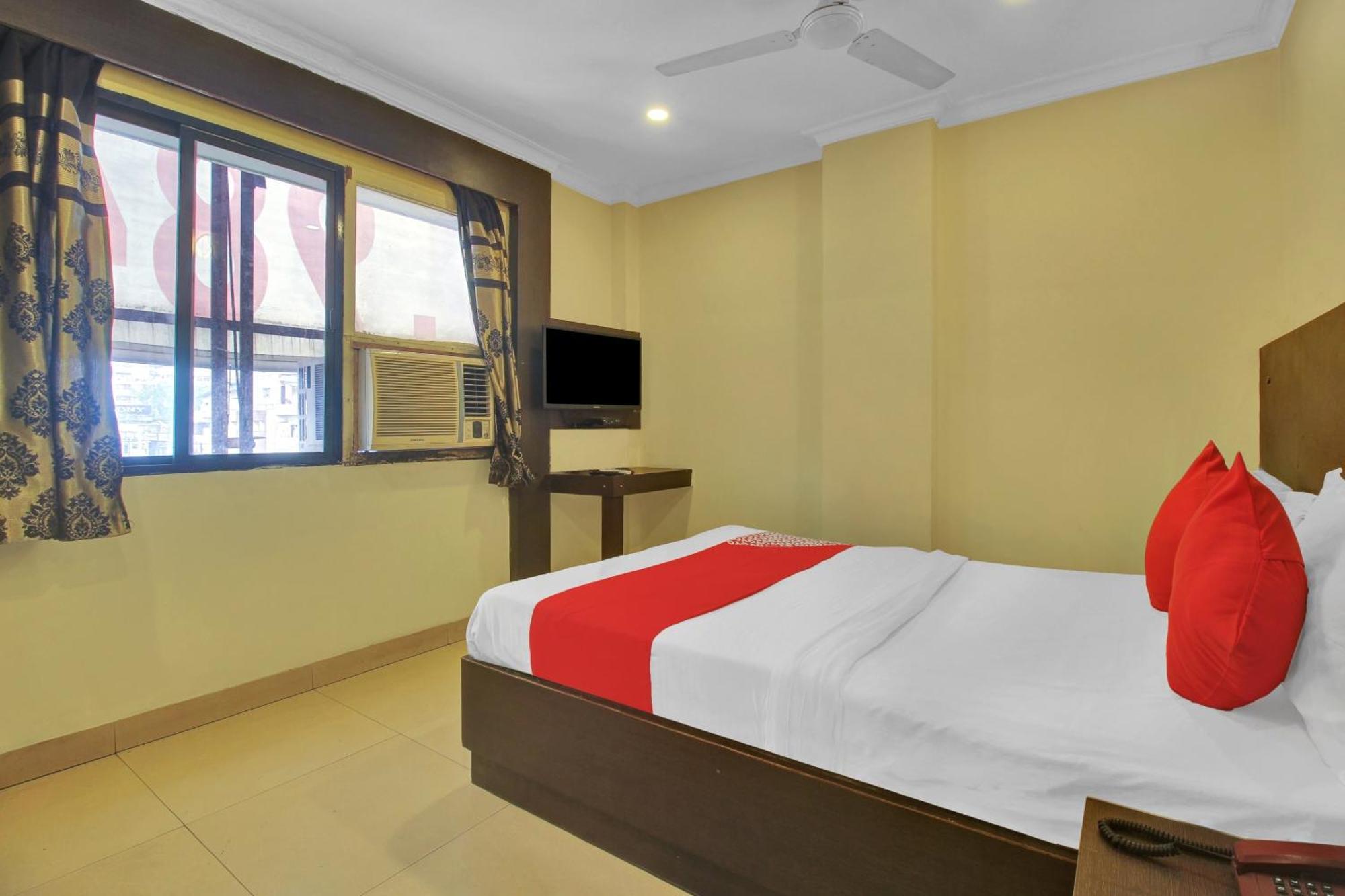 OYO 82030 Hotel Happy Rooms Hyderabad Exterior foto